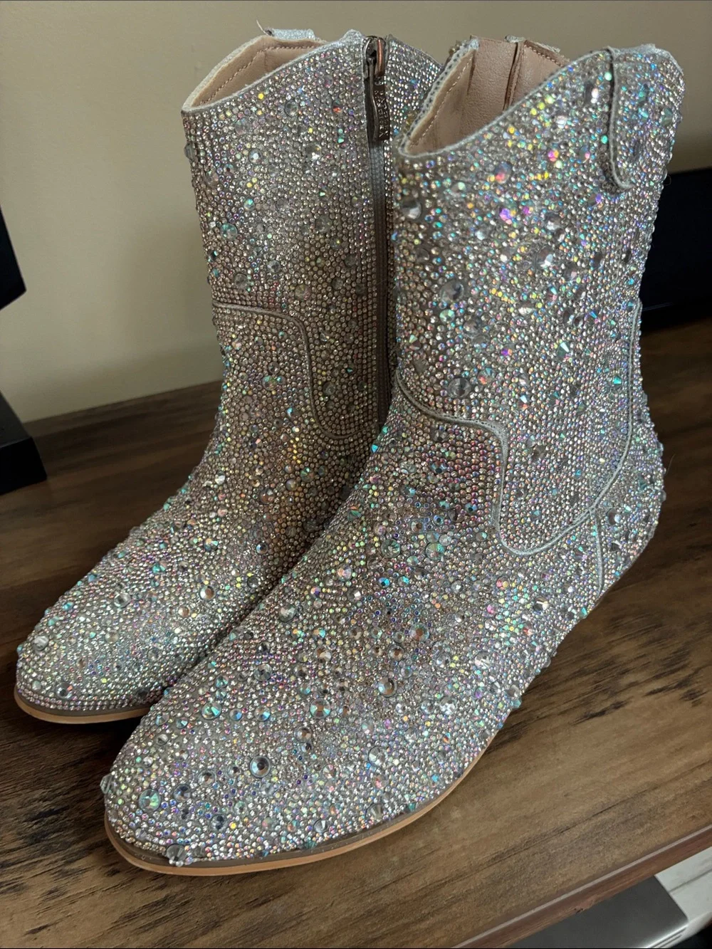 Sparkly Badgley Mischka cowgirl  Boot
